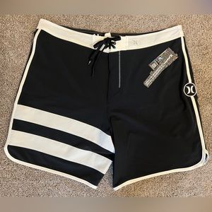 Men’s Hurley Phantom Boardshorts Size 40 **NWT**